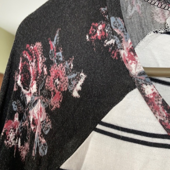 Top - Picture 2 of 2